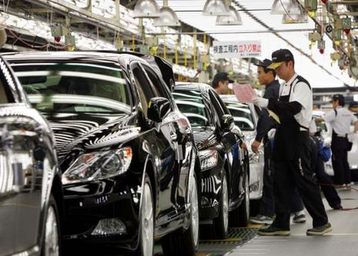 Japonya\'da Sanayi Üretimi Geriledi