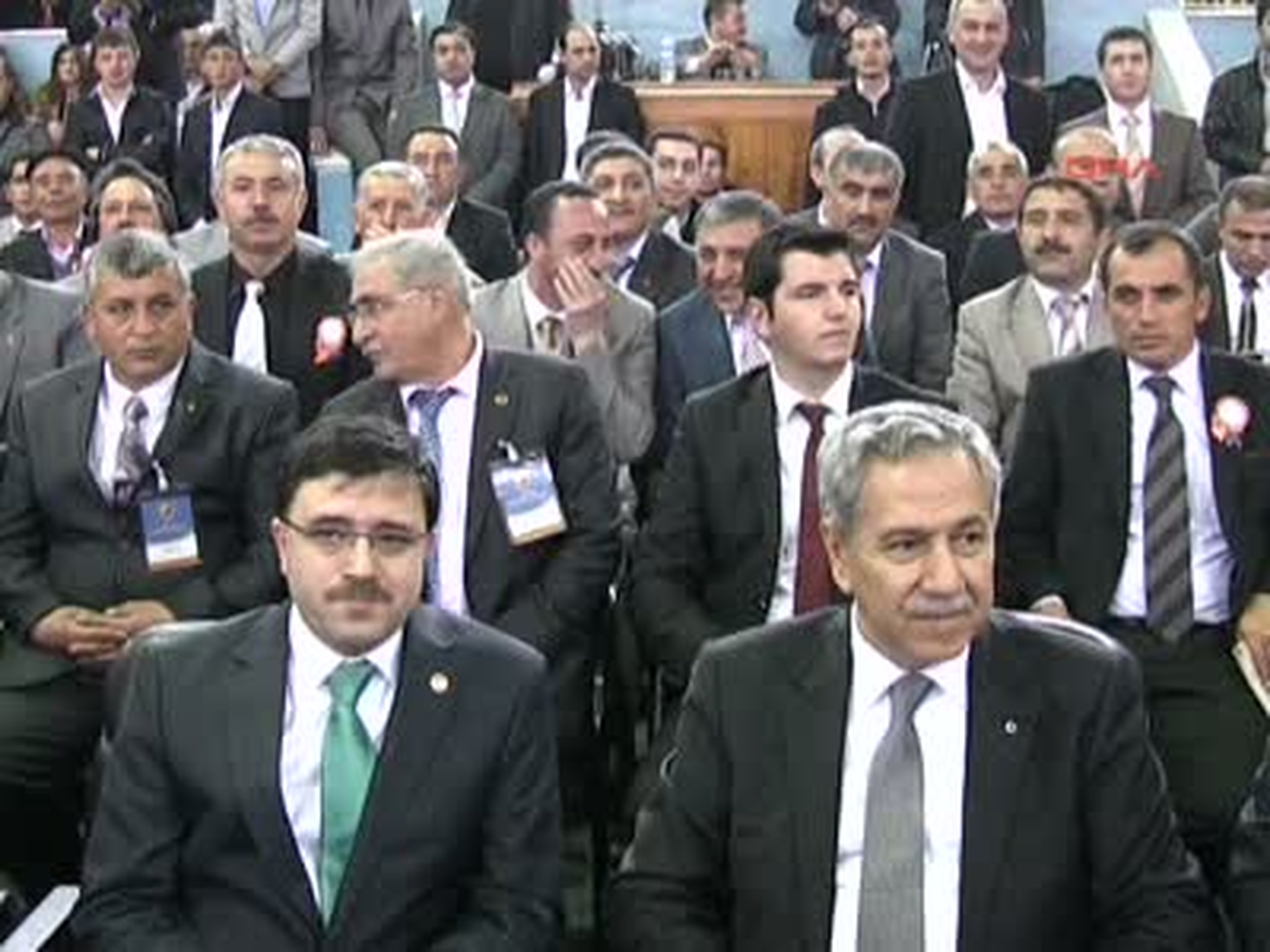 Arınç: Dur Diyeceğine, Vur Diyen Parti Liderleri Var