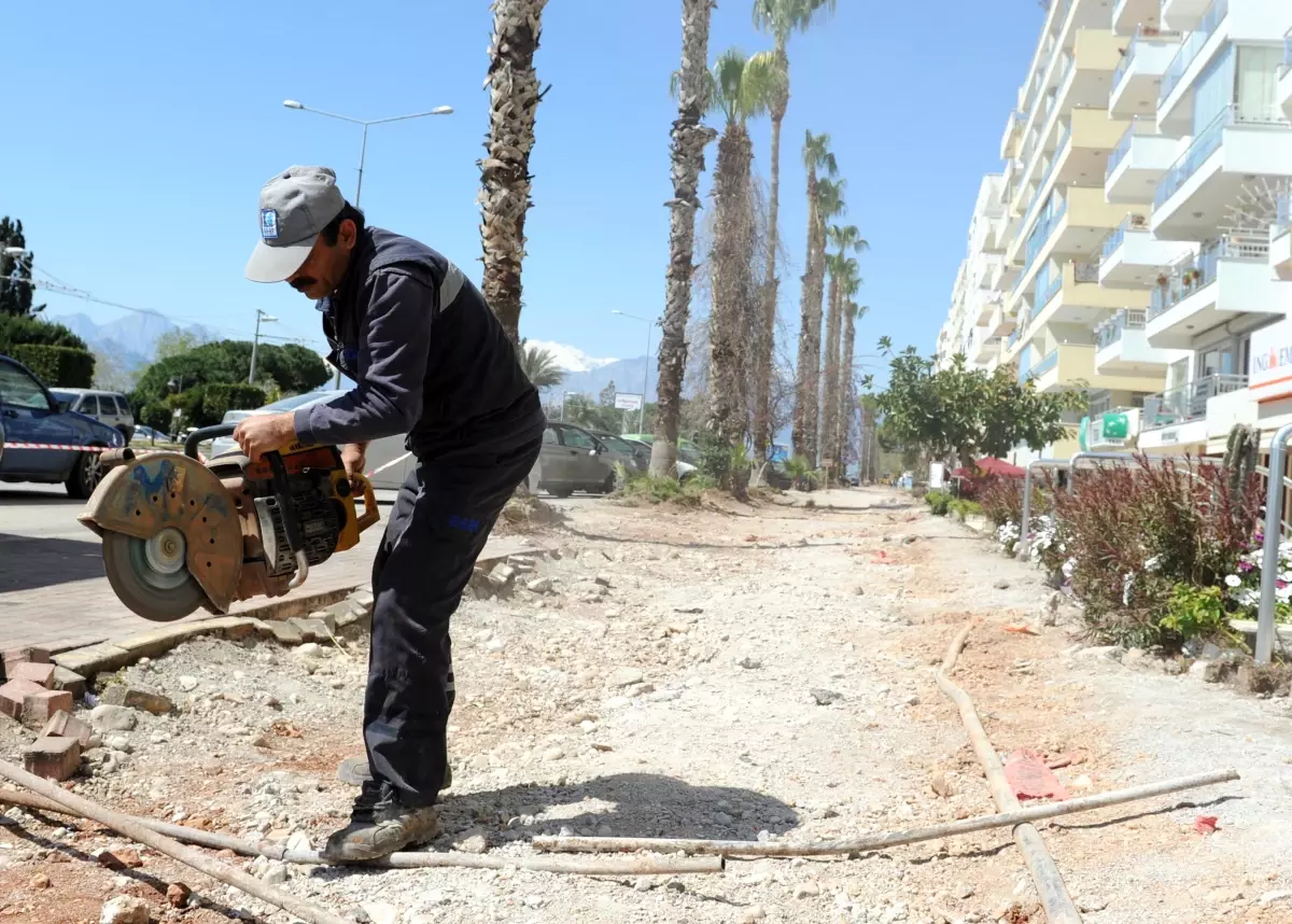 Konyaaltı Caddesi Yaya Öncelikli Oluyor