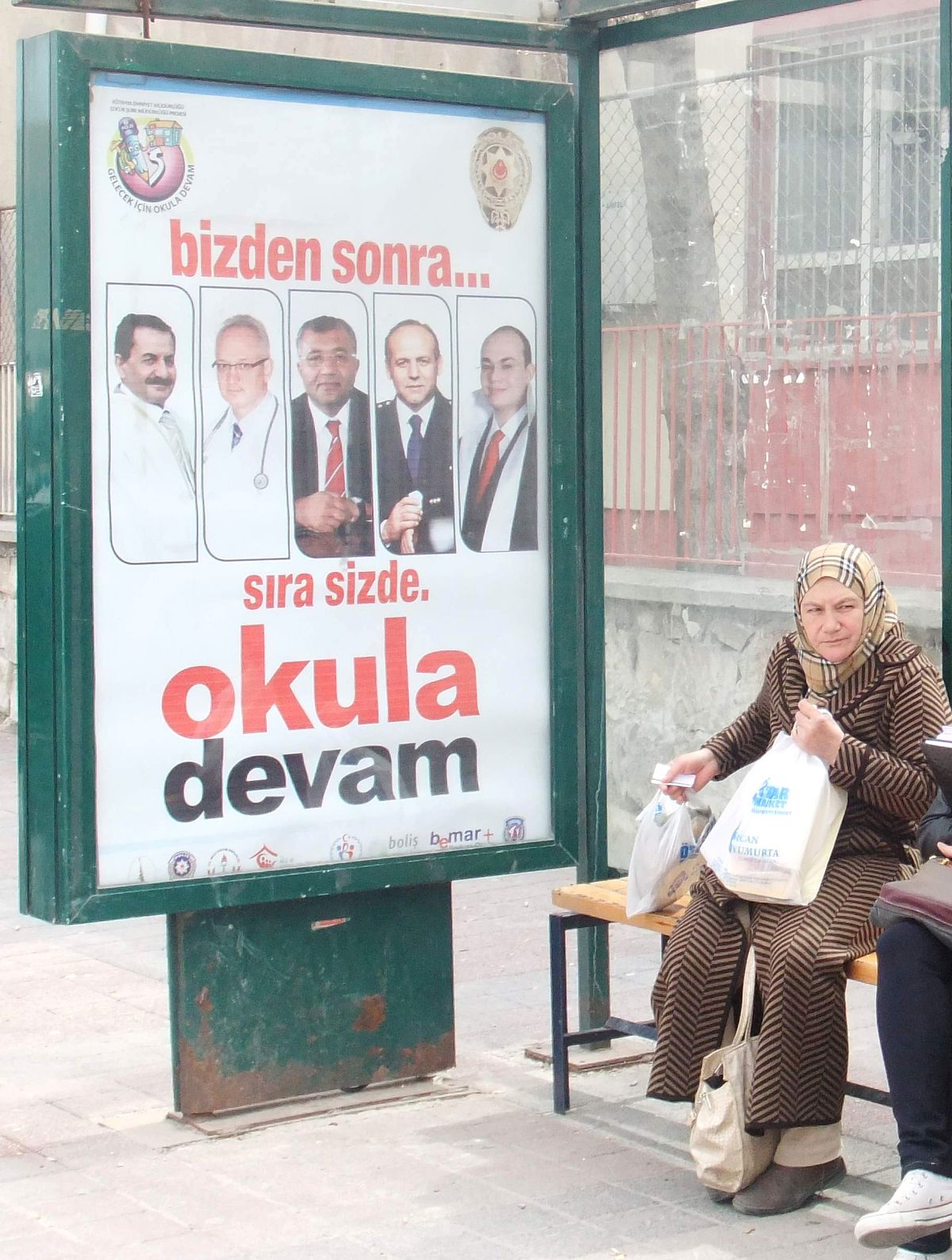 Kütahya\'da \'Gelecek İçin Okula Devam\' Projesi