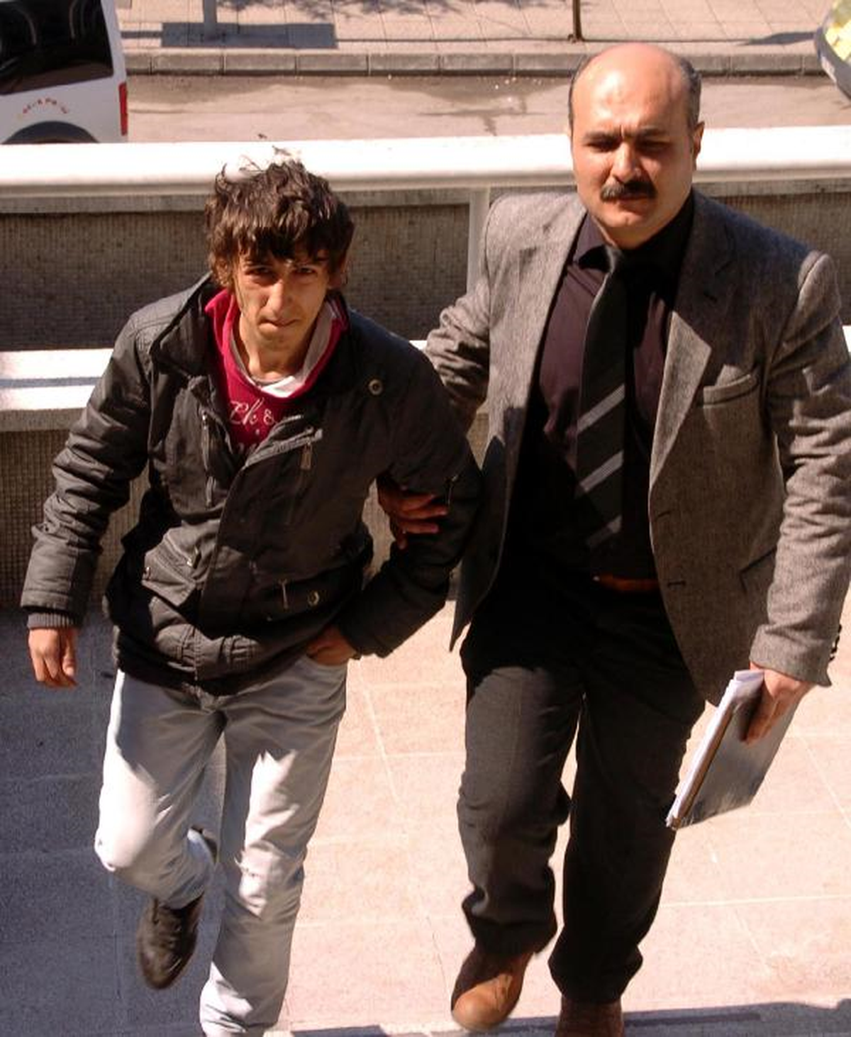 Liseli Kıza Tecavüz İddiası