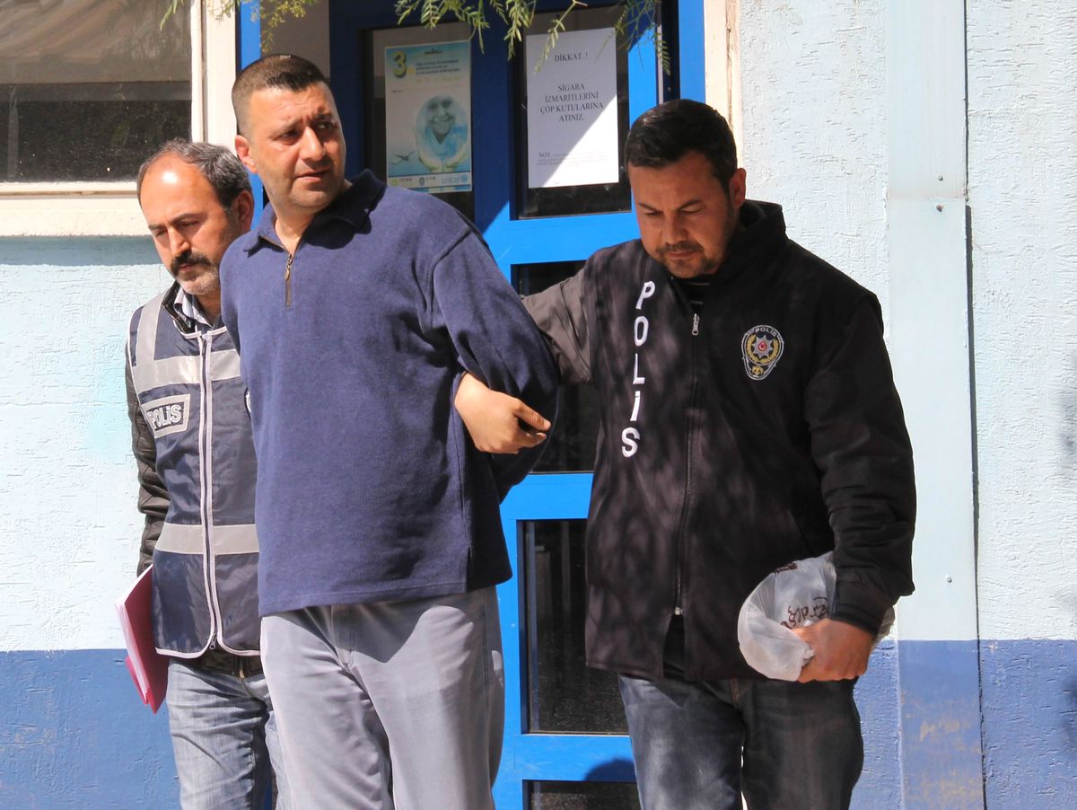 Öğrencisini Öpen Öğretmen Tutuklandı