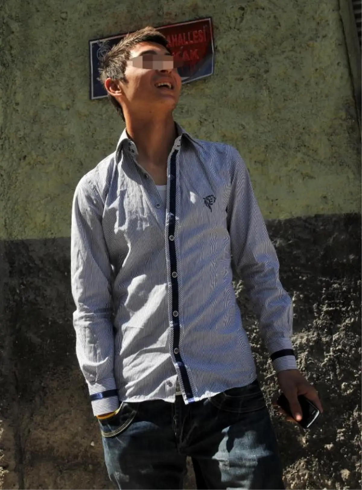 Okuldan Kovulan Öğrenci ile Babasının Saldırısına Uğrayan Öğretmenin Kolu Kırıldı