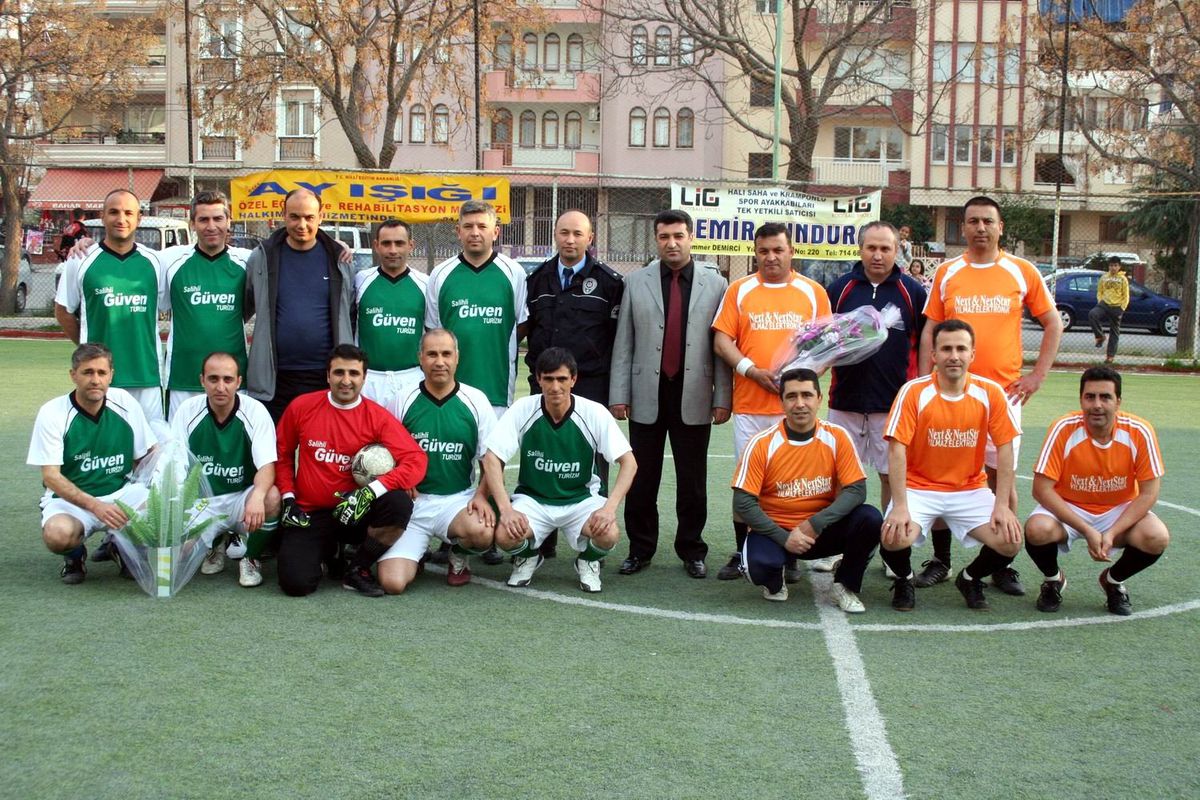 Salihli İlçe Emniyet Müdürlüğü, Halı Saha Turnuvası Düzenledi