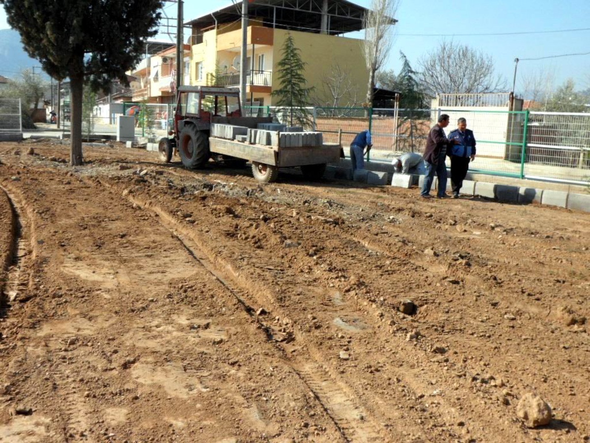 Sart Kasabası\'nda Yenileme Çalışmaları Sürüyor
