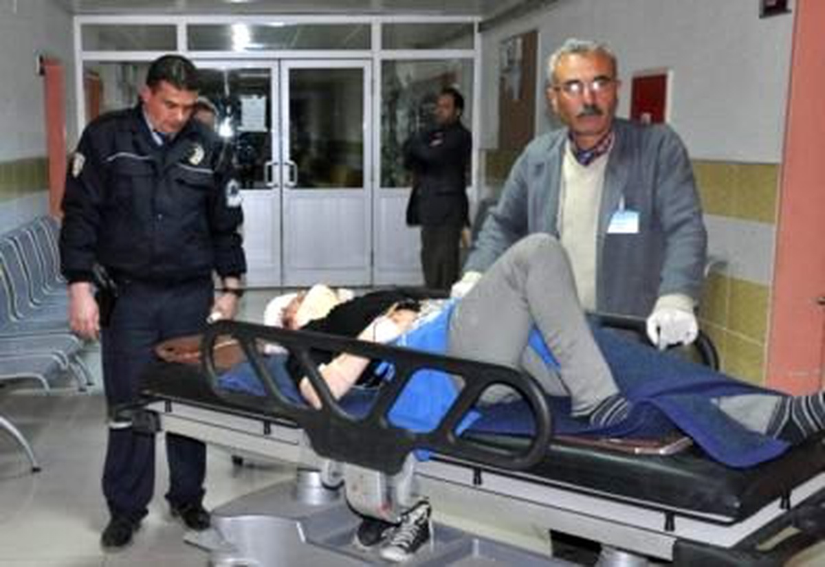Seydişehir\'de Otomobil Şarampole Yuvarlandı: 1 Ölü, 5 Yaralı