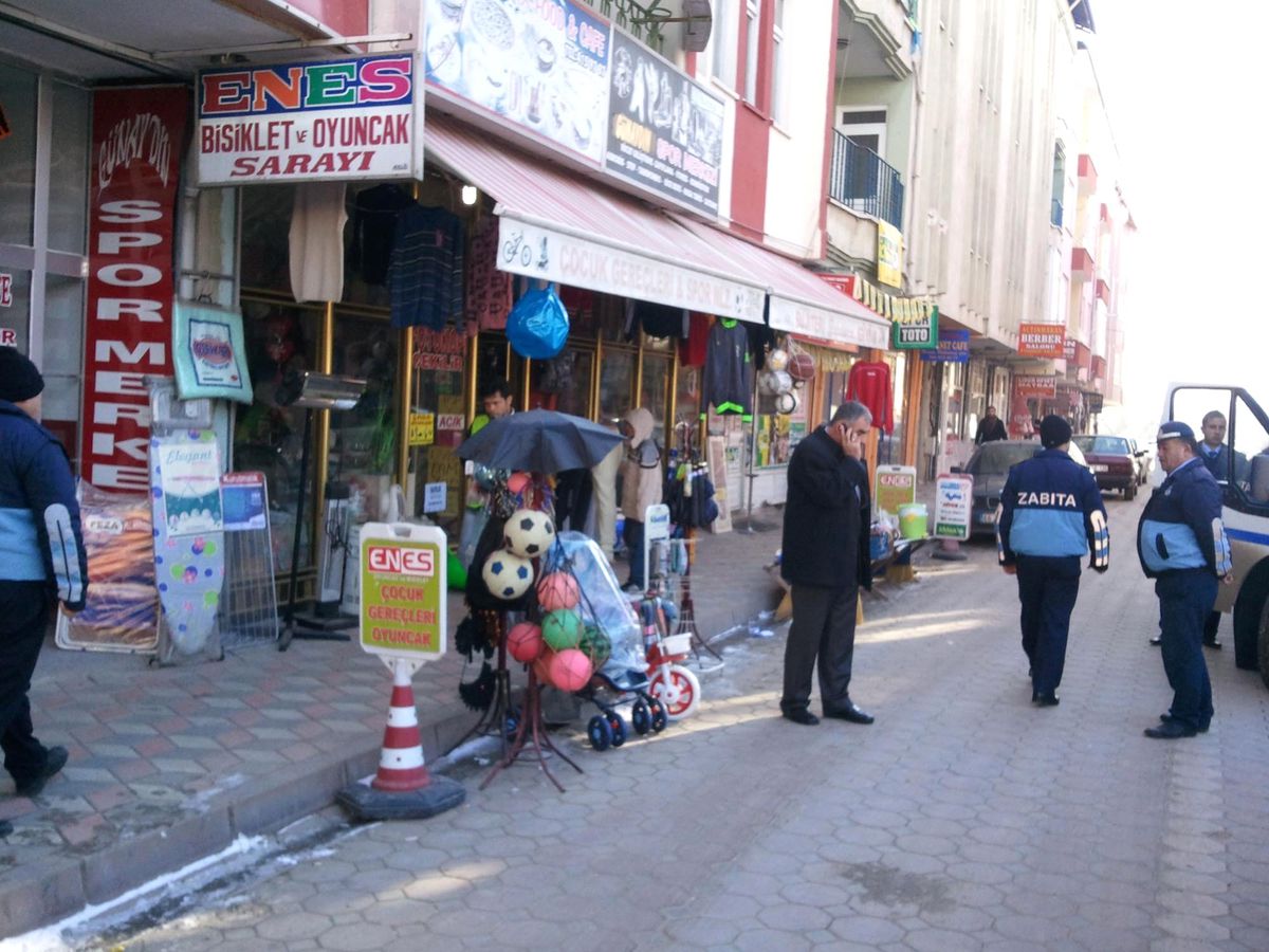 Sorgun Belediyesinden Esnafa Kaldırım İşgali Uyarısı