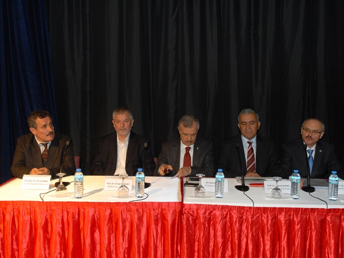 'Türkiye'de Su Yönetimi ve Göller Bölgesi' Konulu Panel