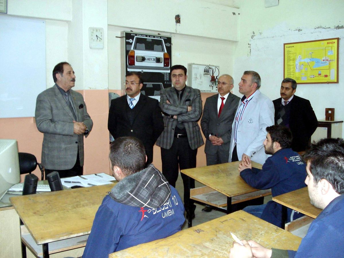 Umem ile Kalifiye Eleman Yetiştiriliyor