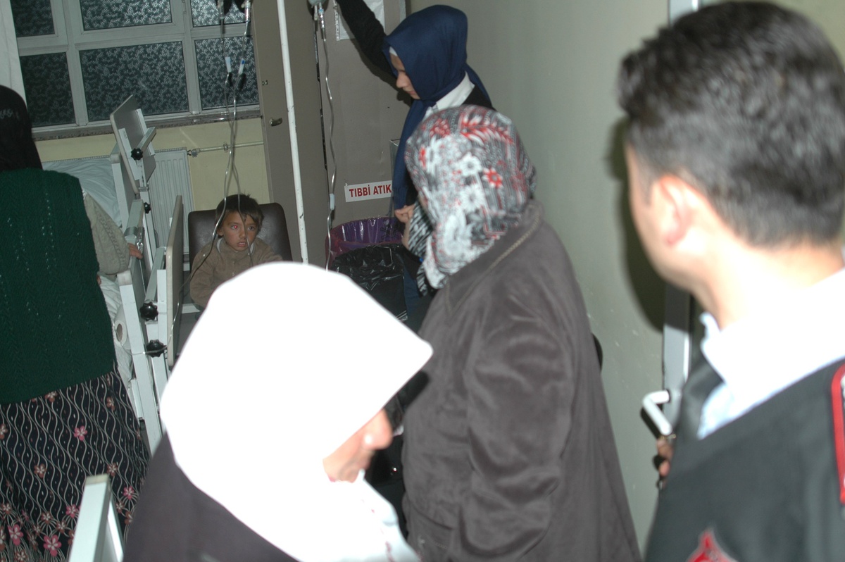 Yabani Otları Maydanoz Zannedip Yiyen 5 Çocuk Zehirlendi