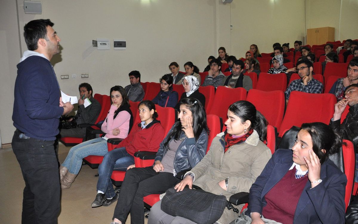 Yenişehir Belediyesi'nden Üniversite Adaylarına Psikolojik Danışmanlık Hizmeti
