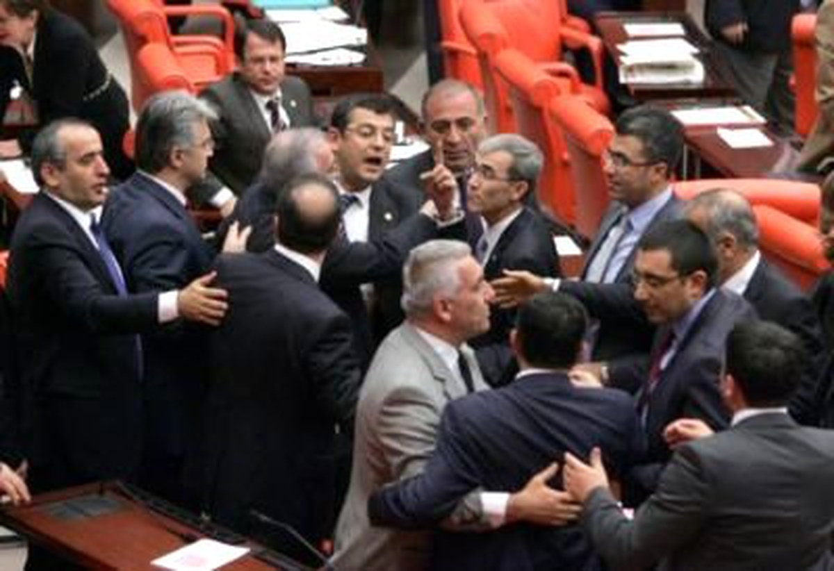 Zorunlu Eğitimi 12 Yıla Çıkaran Teklif Genel Kurul'da