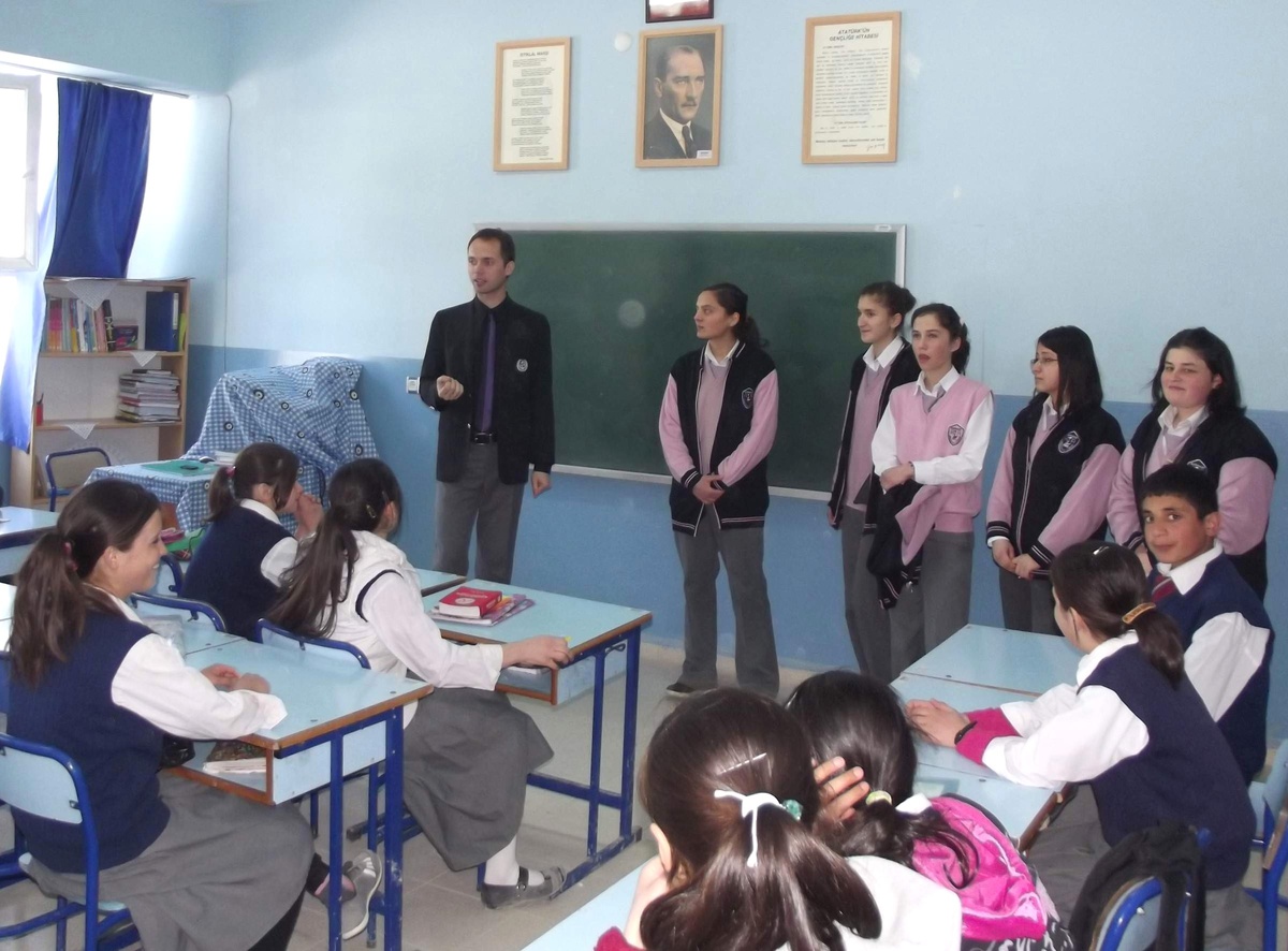 Acıpayam Anadolu Lisesi Öğrencilerinden Örnek Davranış