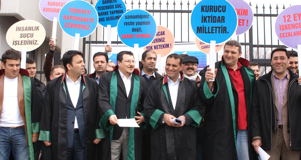 Başkent\'te Avukatlardan \'12 Eylül\' Protestosu