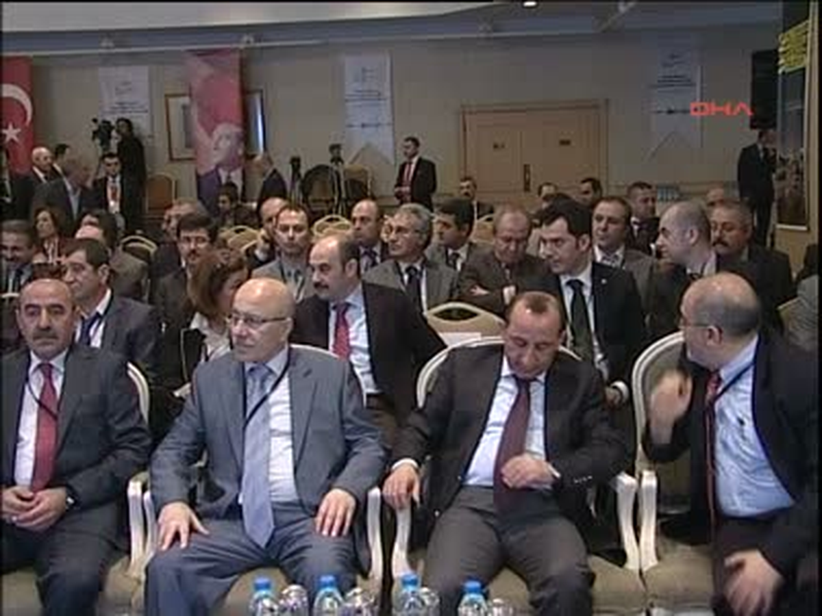 Bayraktar: "Afet Riski Eksenli Kentsel Dönüşümü Türkiye\'de Başlatmak Zorundayız"