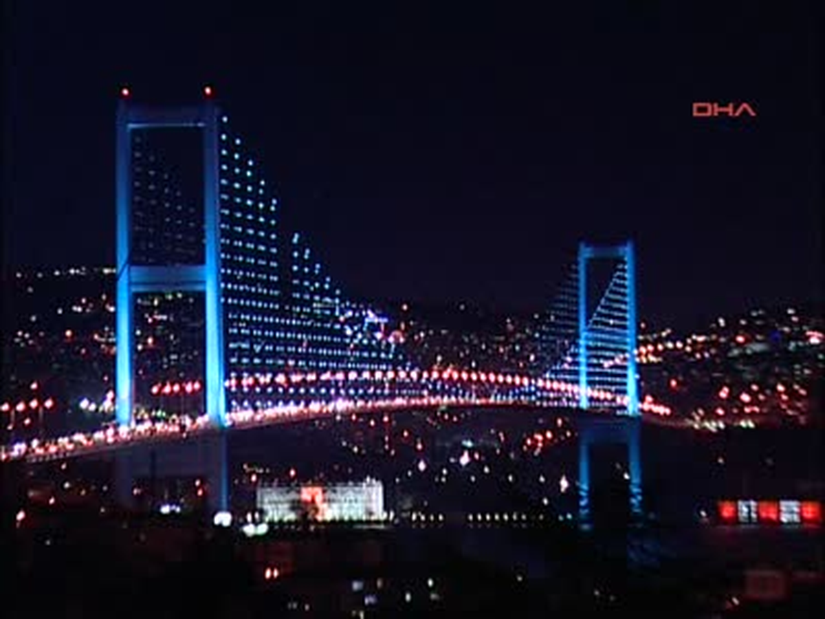 Boğaziçi Köprüsü Bir Saat Karardı
