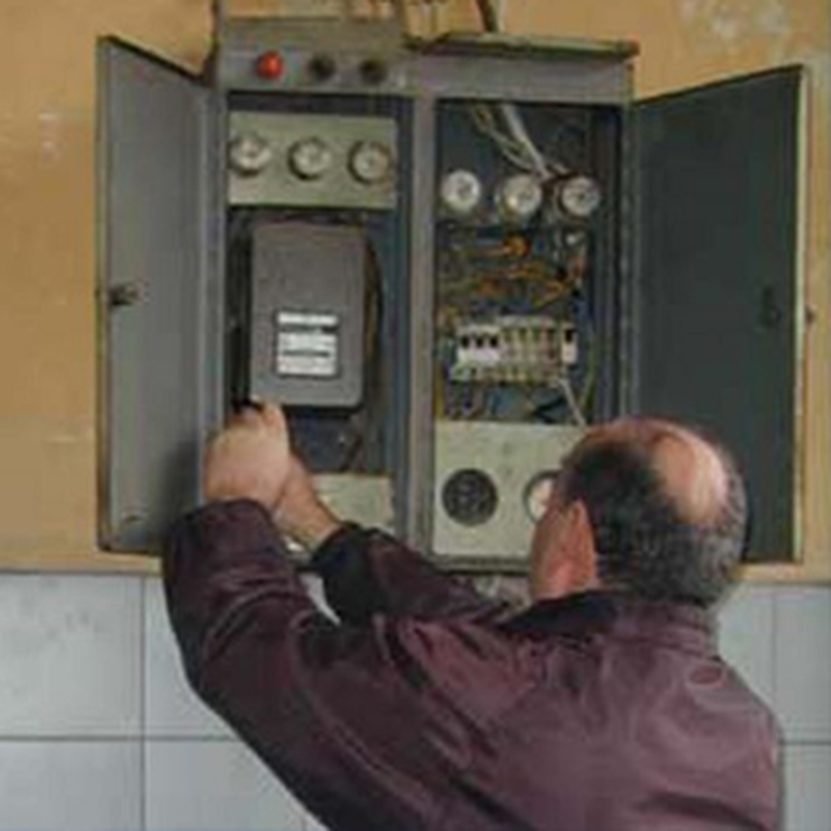 Elektrik Zamlandı!