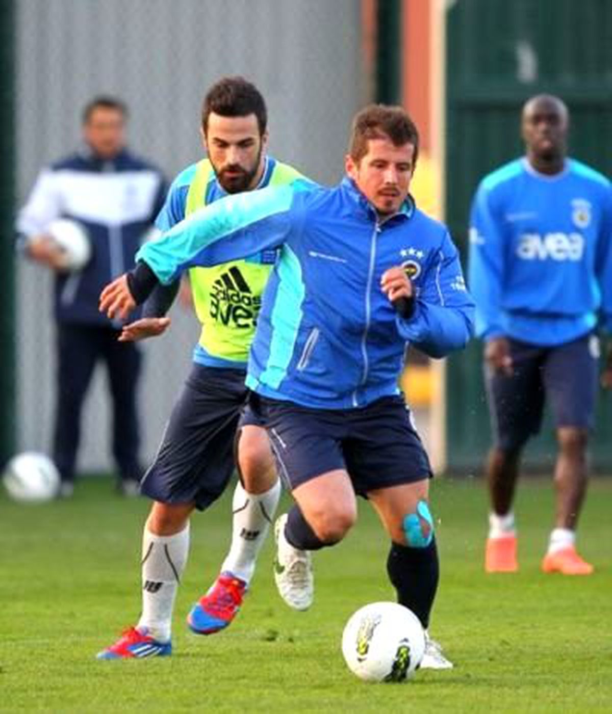 Fenerbahçe\'de Emre Şoku