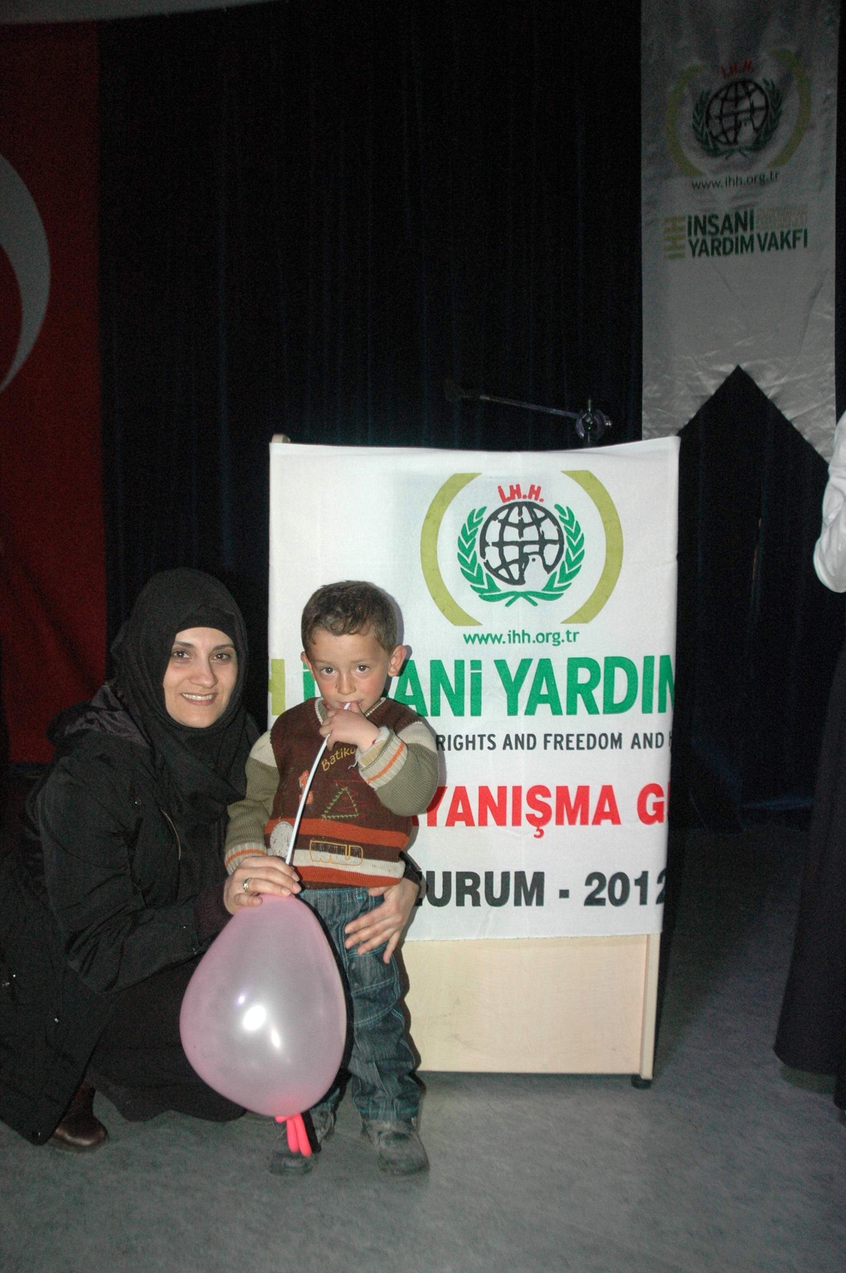 İhh Kadın Kolları Erzurumlu Yetimleri Unutmadı