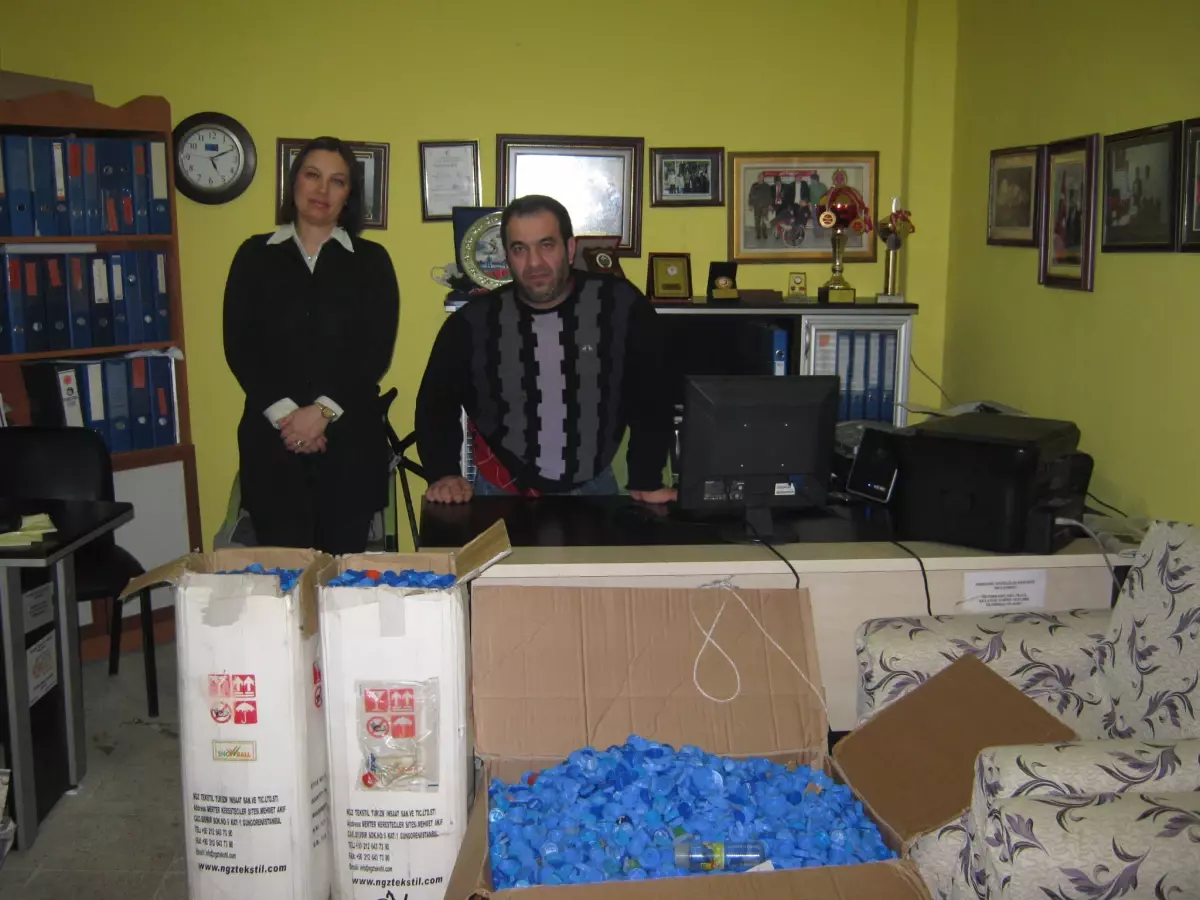 İzmirli Sanatçıdan Muş\'a Yardım Eli