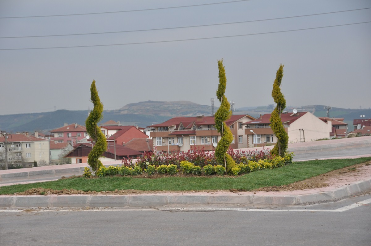 Kartepe\'de Kavşaklar Güzelleşti