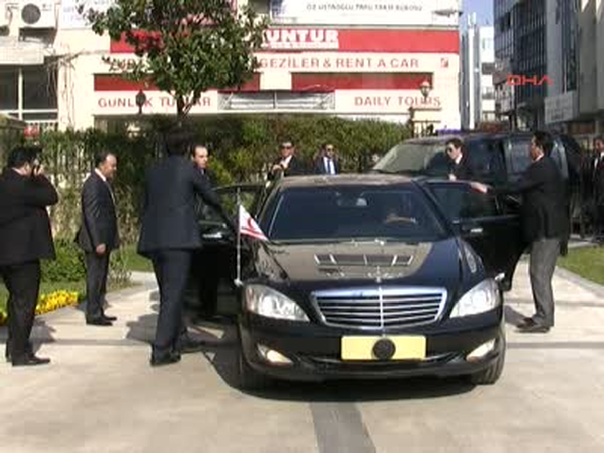 KKTC Cumhurbaşkanı Derviş Eroğlu, \'Avrupa Birliği de Rumlar Gibi Zamana Oynuyor\'