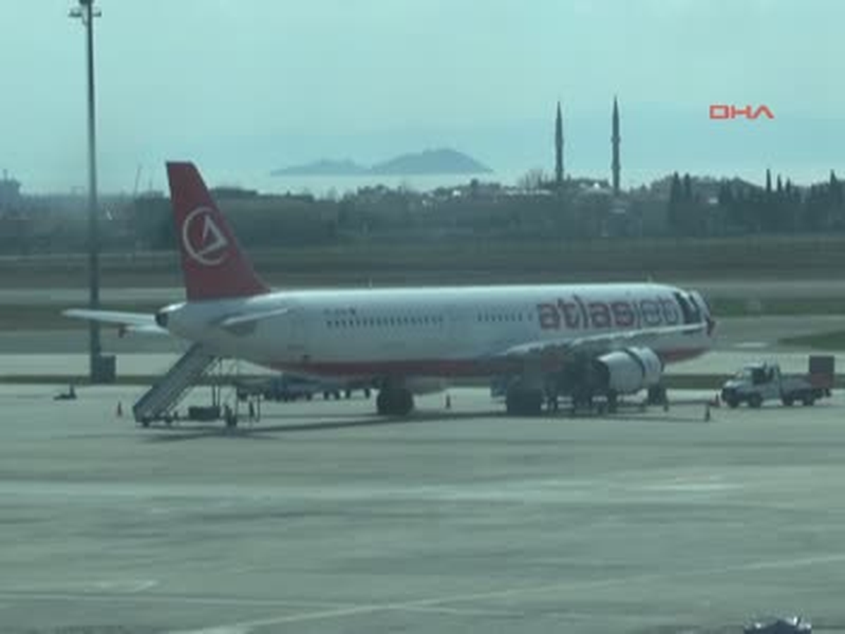 Atlasjet Uçağı Geri Döndü