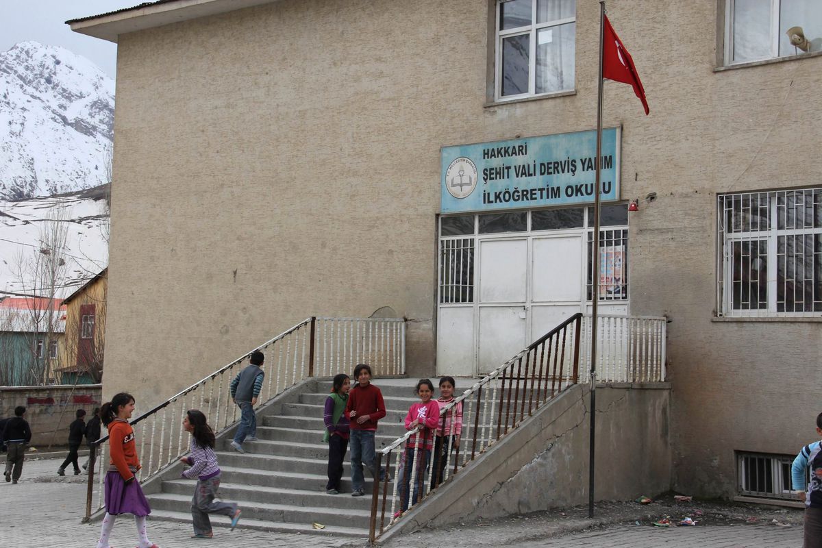 Sağlıksız Ortamda Eğitim Görüyorlar