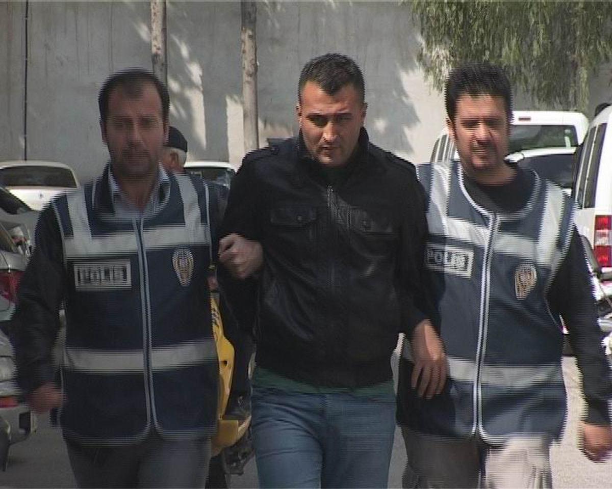 Sahte Astsubay Kaza Yapınca Yakalandı