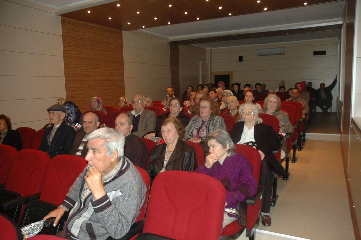 Şehzade Mehmet Koleji Yaşlıları Unutmadı