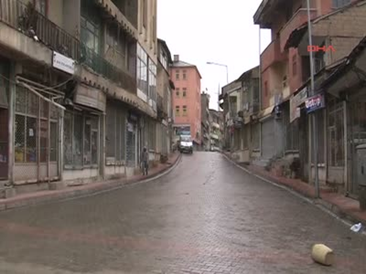 Şemdinli\'de Kepenkler Açılmadı