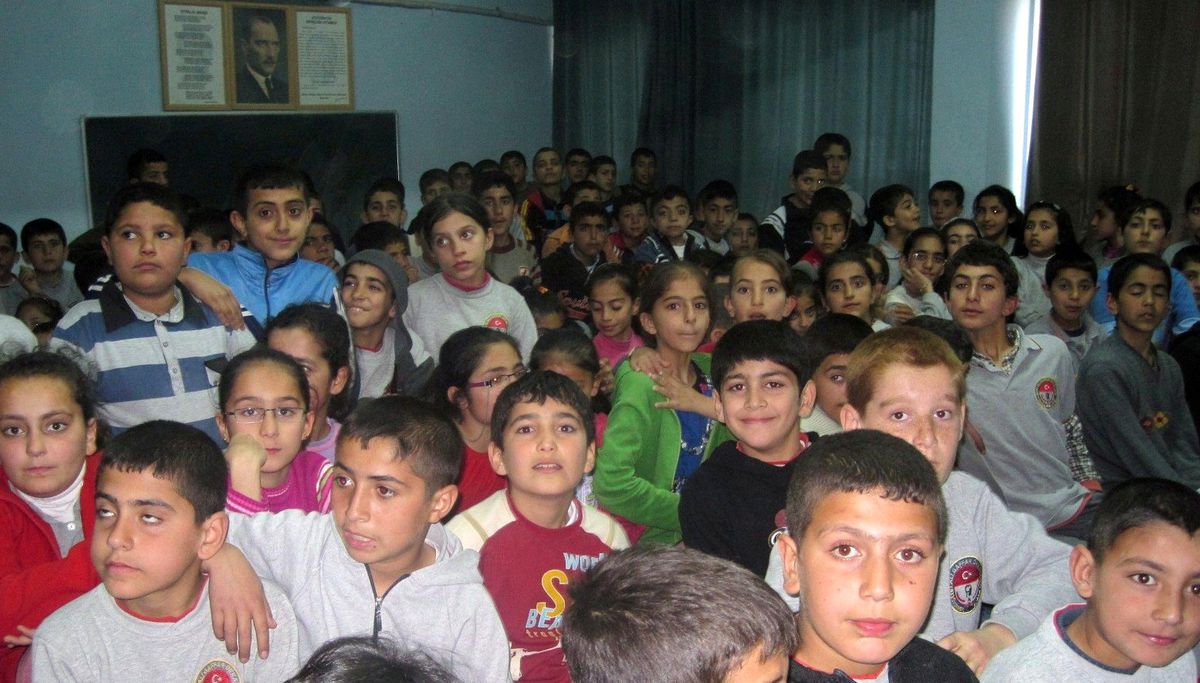 \'Sevgiye Uzanan Eller Projesi\' Devam Ediyor