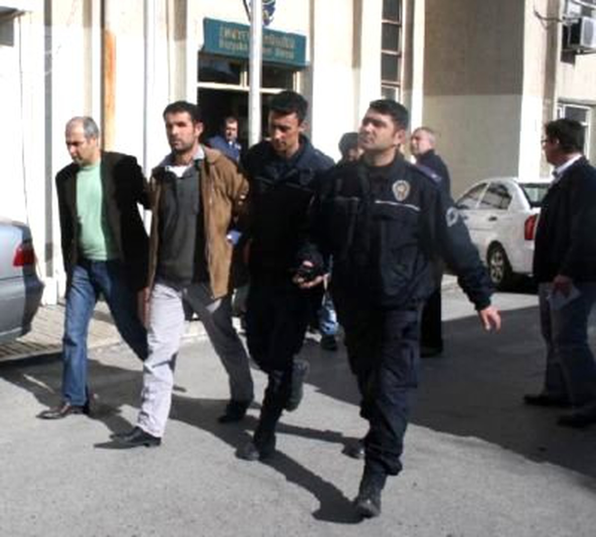 Sivas\'taki Kck Operasyonunda 13 Kişi Tutuklandı
