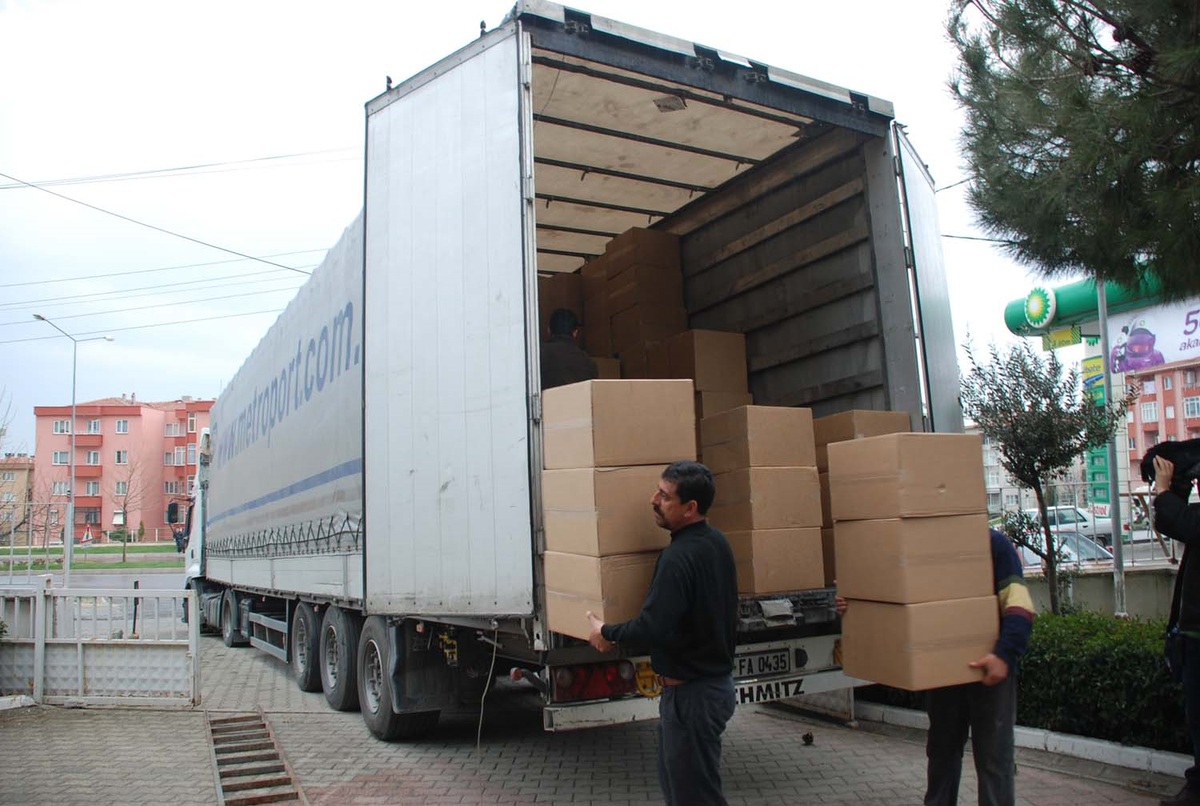 Tekirdağ\'da 11 Milyon Adet Filtreli Boş Sigara Kağıdı Ele Geçirildi