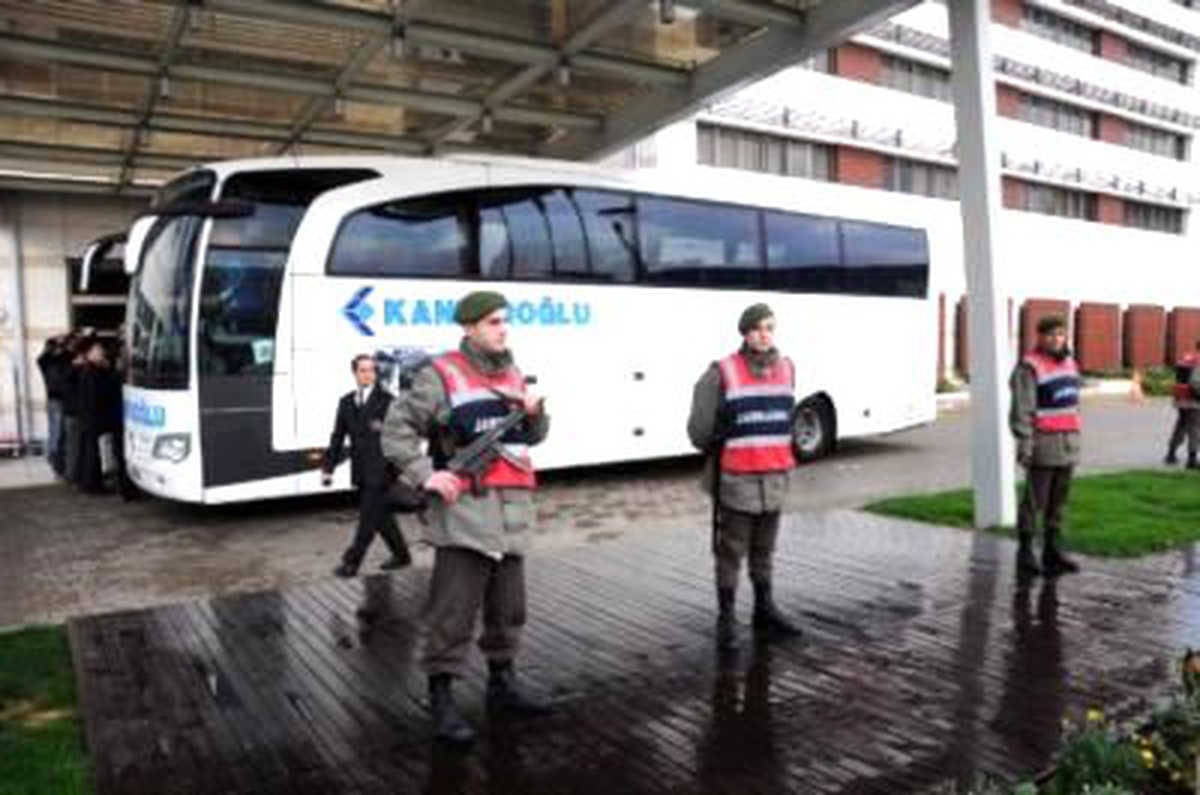 Trabzon\'a Gelen Fenerbahçe\'ye Etten Duvarlı Koruma