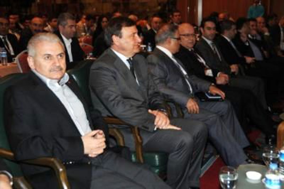 Ulaştırma Bakanı Yıldırım: Arap Baharı İnternette Örgütlendi
