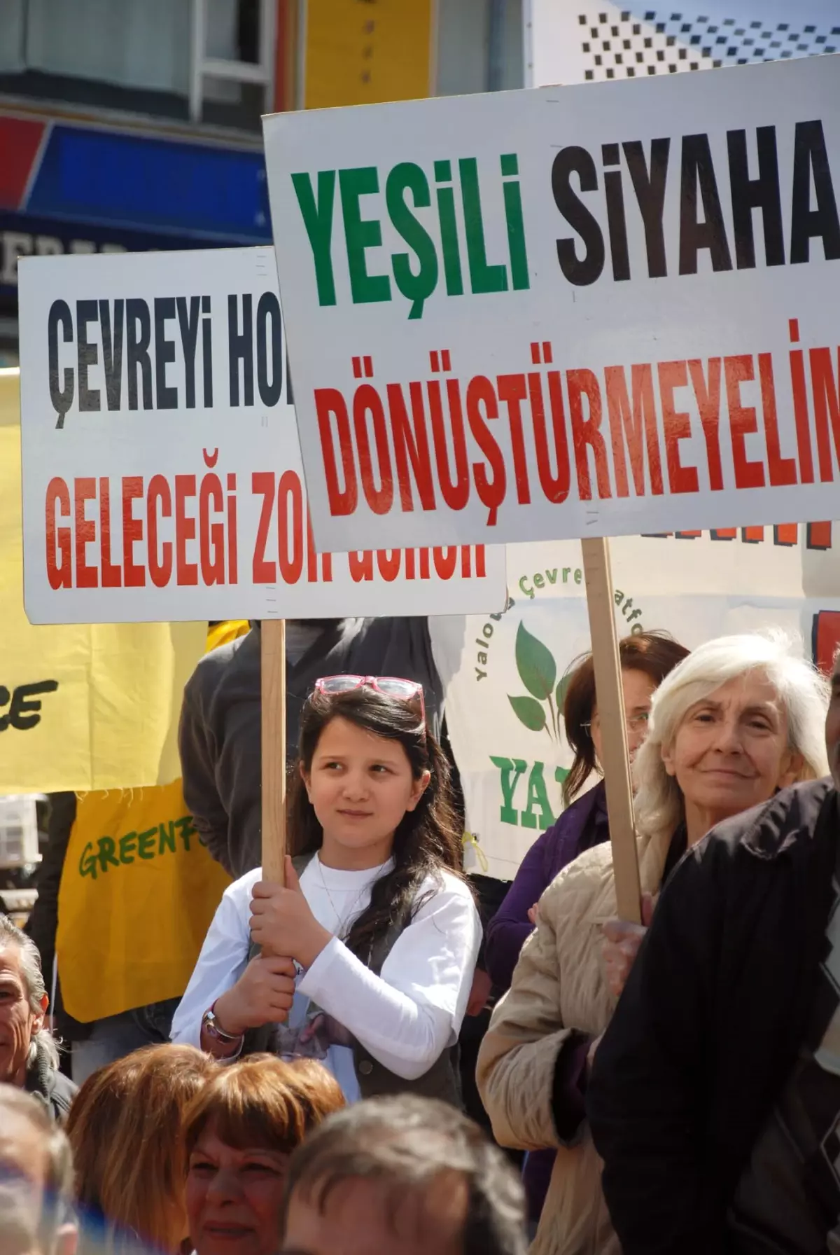 Yalova\'da Termik Santral Protestosu