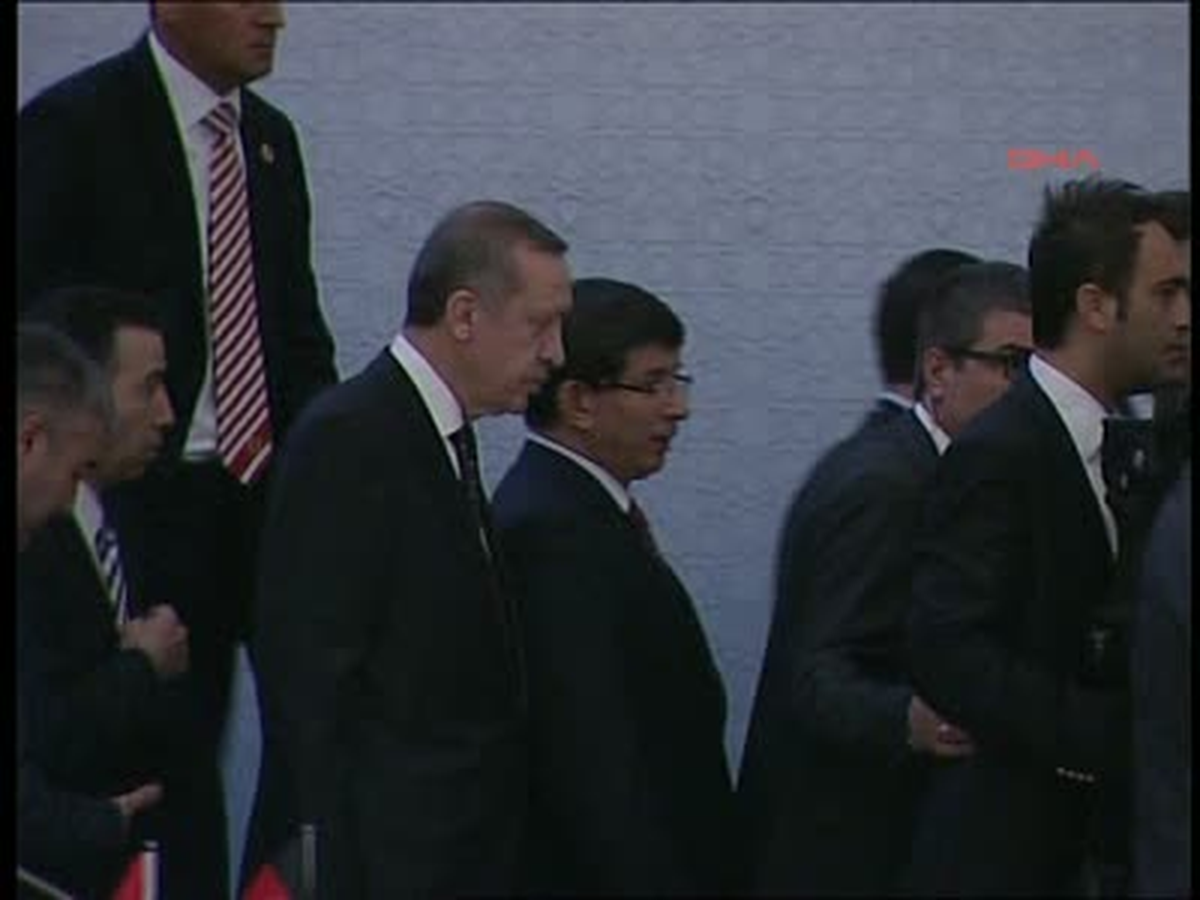 Suriye Konferansı\'nda Başbakan Erdoğan Katılımcılara Hitap Etti