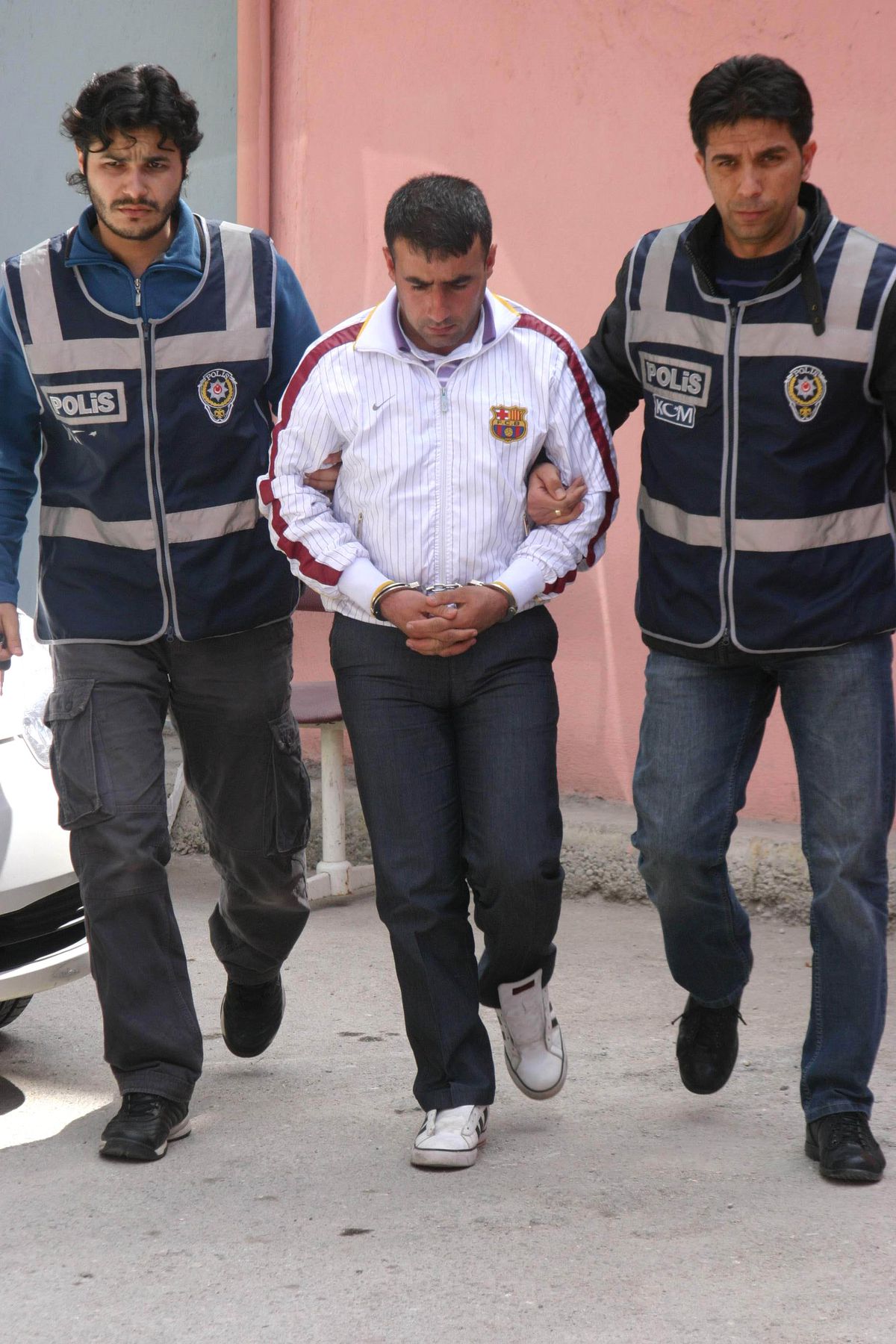 30 Kilo Esrarla Yakalandı, İçiciyim Dedi