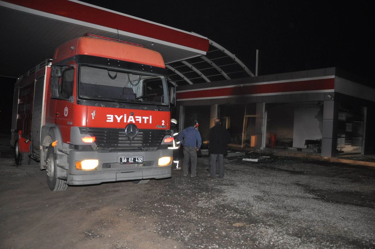 Akaryakıt İstasyonunda Korkutan Yangın
