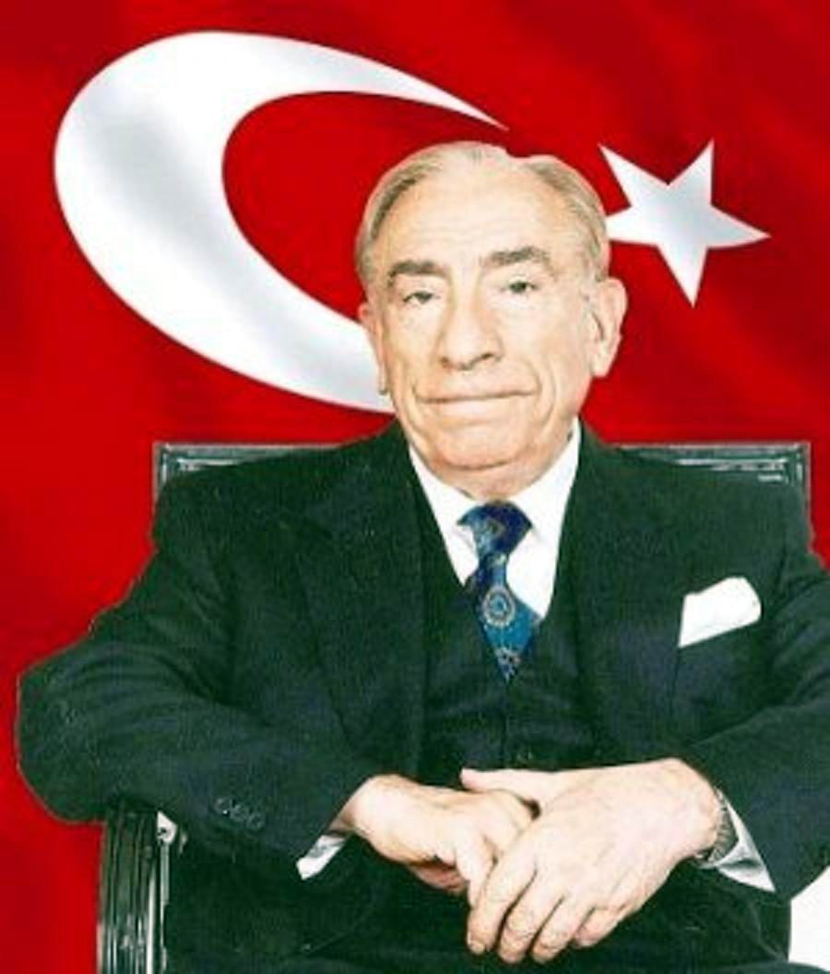Ayvalık\'ta Merhum Türkeş İçin Mevlit Okutacaklar