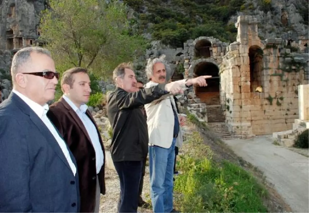 Bakan Günay: 30 Milyonun Üzerinde Turist Bekliyoruz