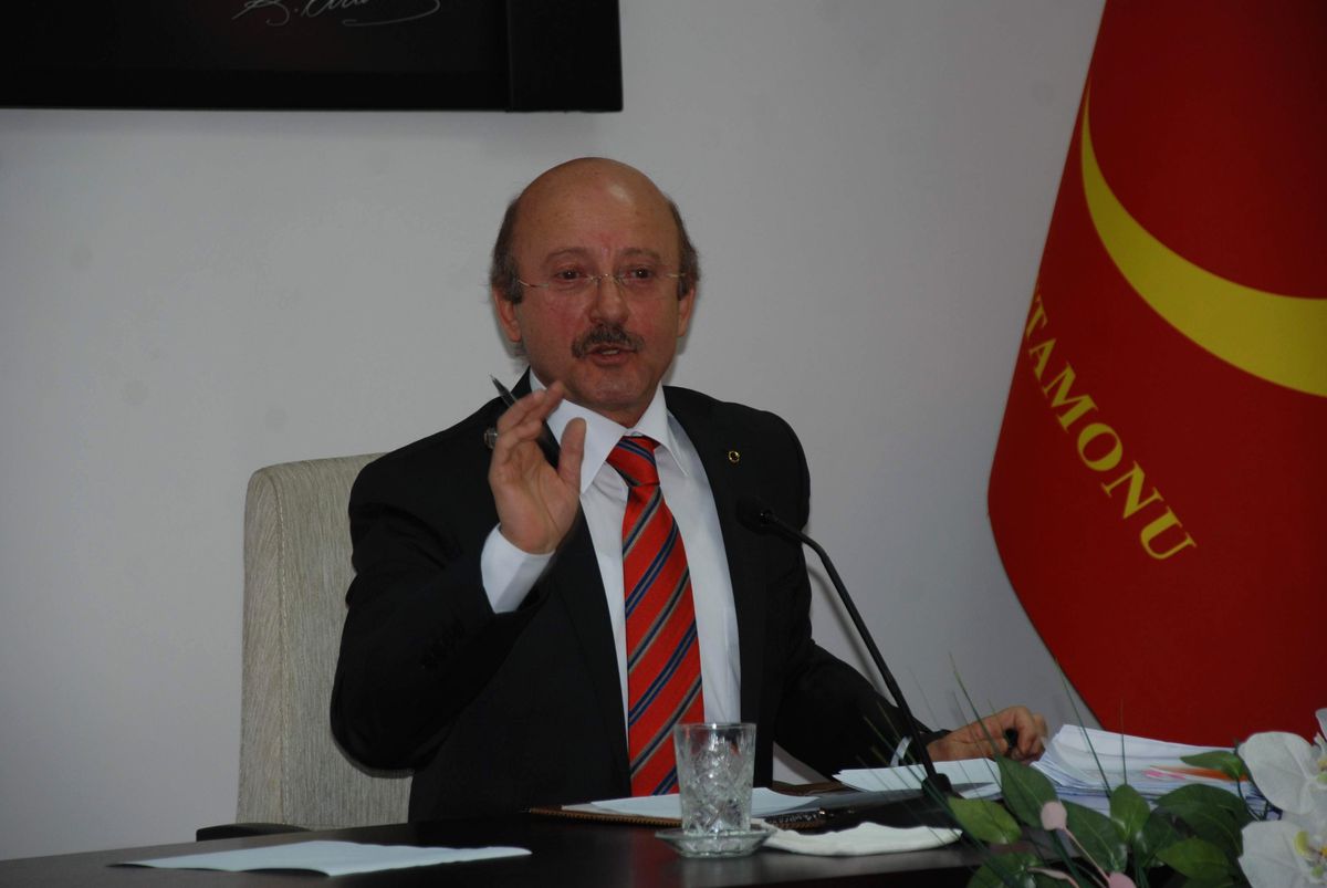 Başkan Topçuoğlu\'ndan Eleştirilerek Cevap
