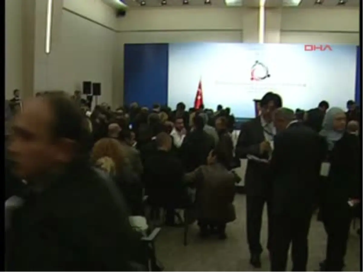 Dışişleri Bakanı Davutoğlu: Suriye Ulusal Konseyi Suriye\'lilerin Meşru Temsilcisidir