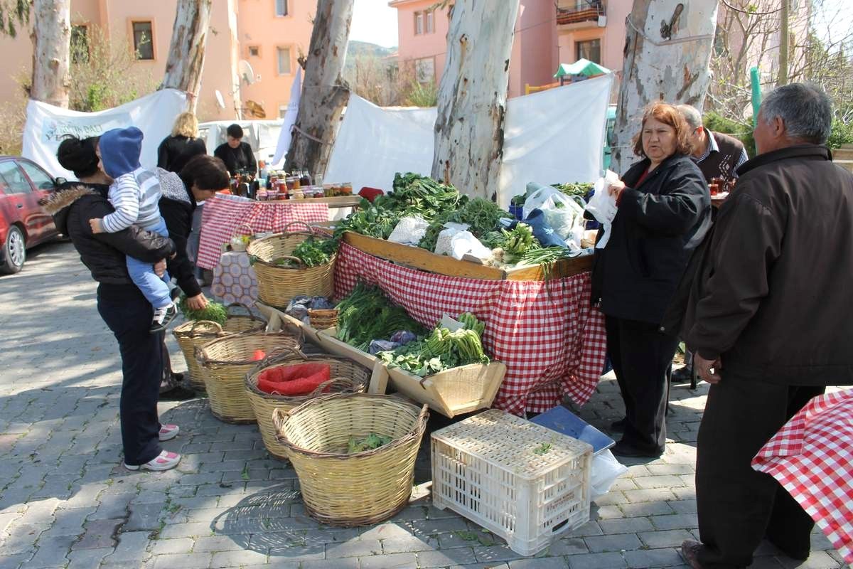Foça\'da "Yeryüzü Pazarı" Turizmi
