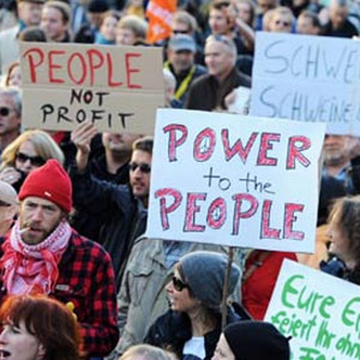 Frankfurt\'ta Küresel Krize Karşı Direniş Gösterisi Olaylı Geçti