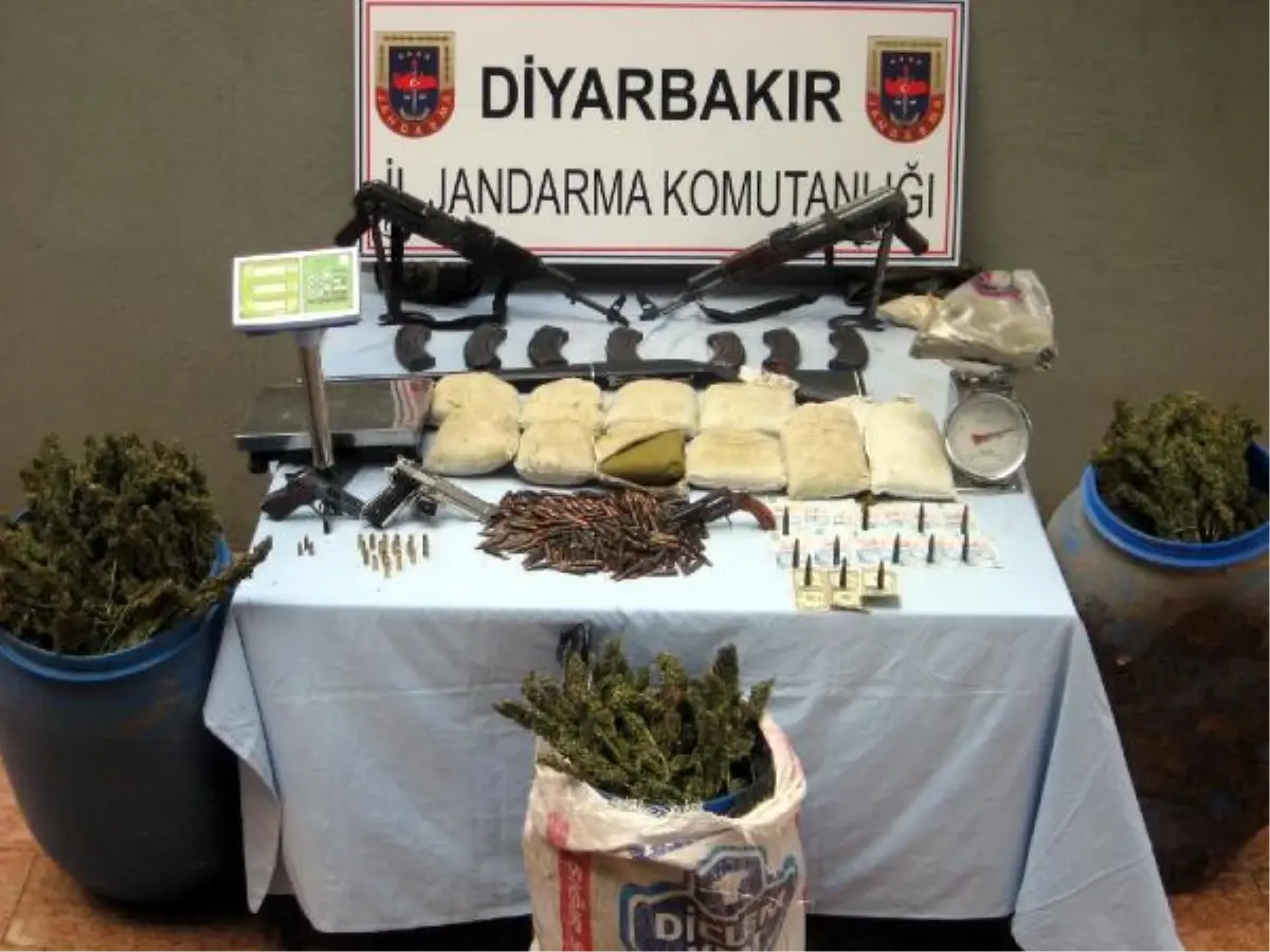 Jandarmadan Silah ve Uyuşturucu Operasyonu