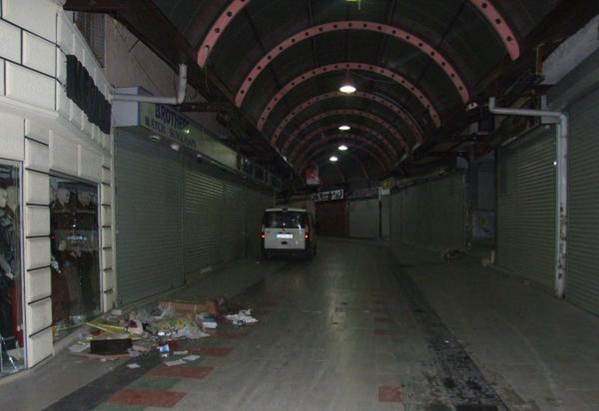 Kapalı Çarşı\'da Yangın Paniği