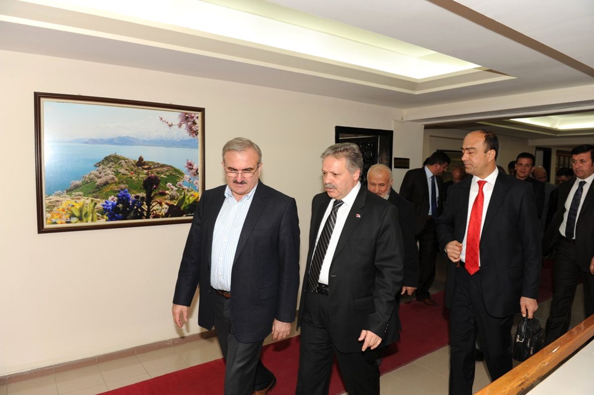 Karaman Valisinden Vali Karaloğlu\'na \'Geçmiş Olsun\' Ziyareti