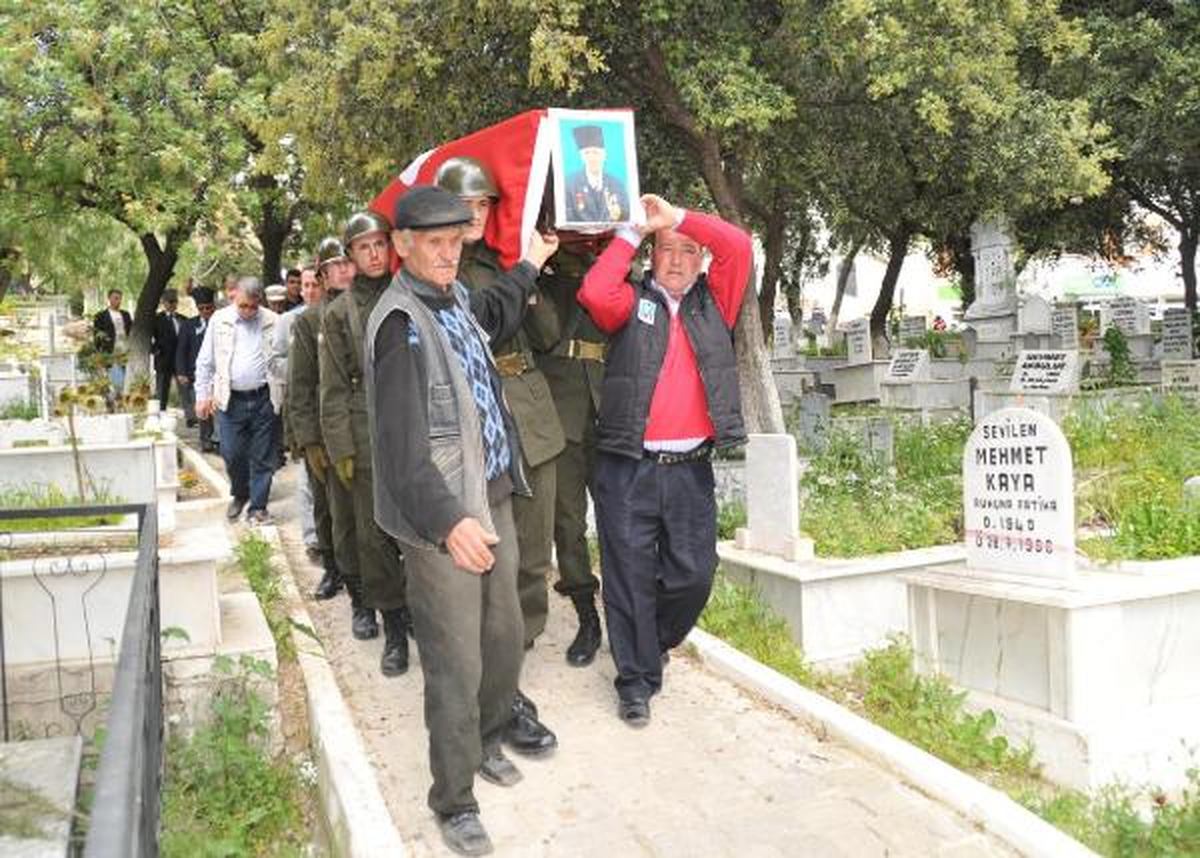 Kore Gazisi Toprağa Verildi